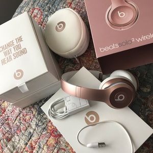 Beats Solo2 Wireless on ear headphones
